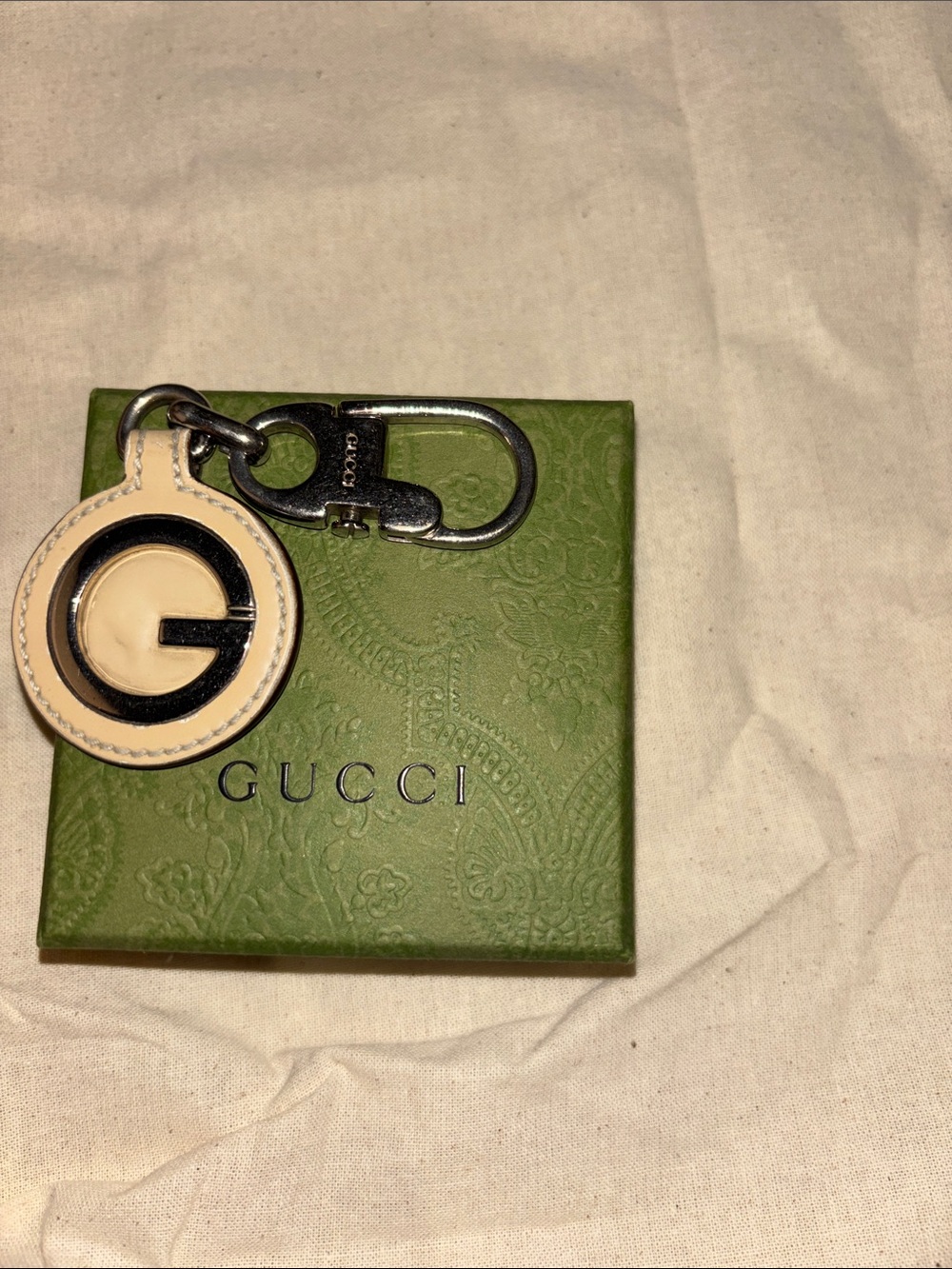 Gucci Cream and silver G Leather Key Holder Keychain
